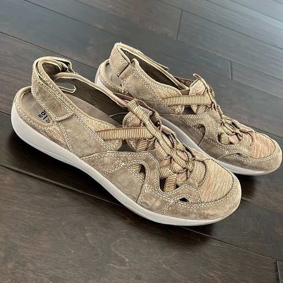 Earth Origins Shoes - Earth Origins skye sid women’s 9.5
